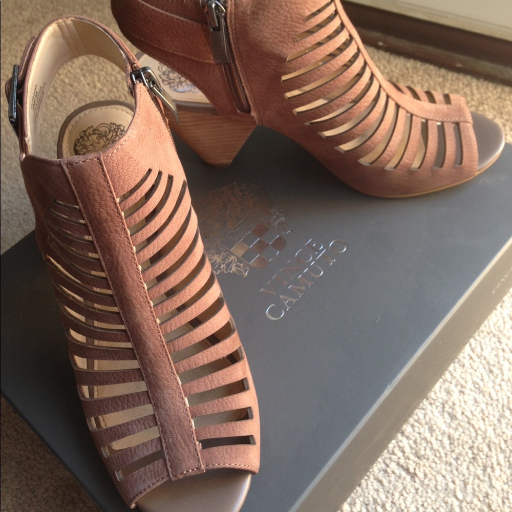 Vince Camuto Eliana sandal 8M